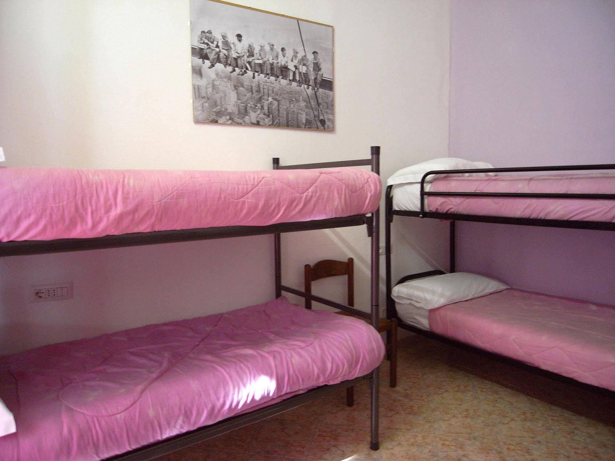 Hostel California Milan Luaran gambar