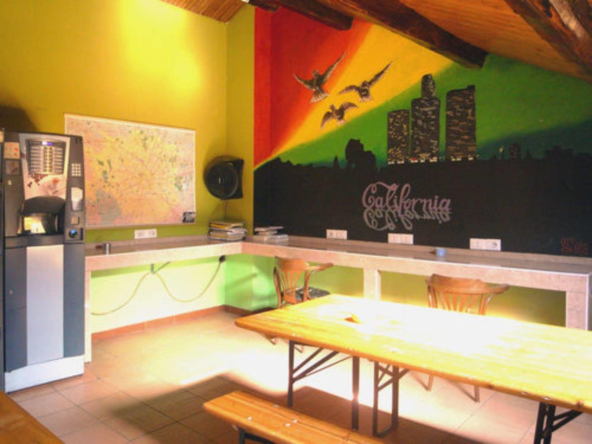 Hostel California Milan Luaran gambar